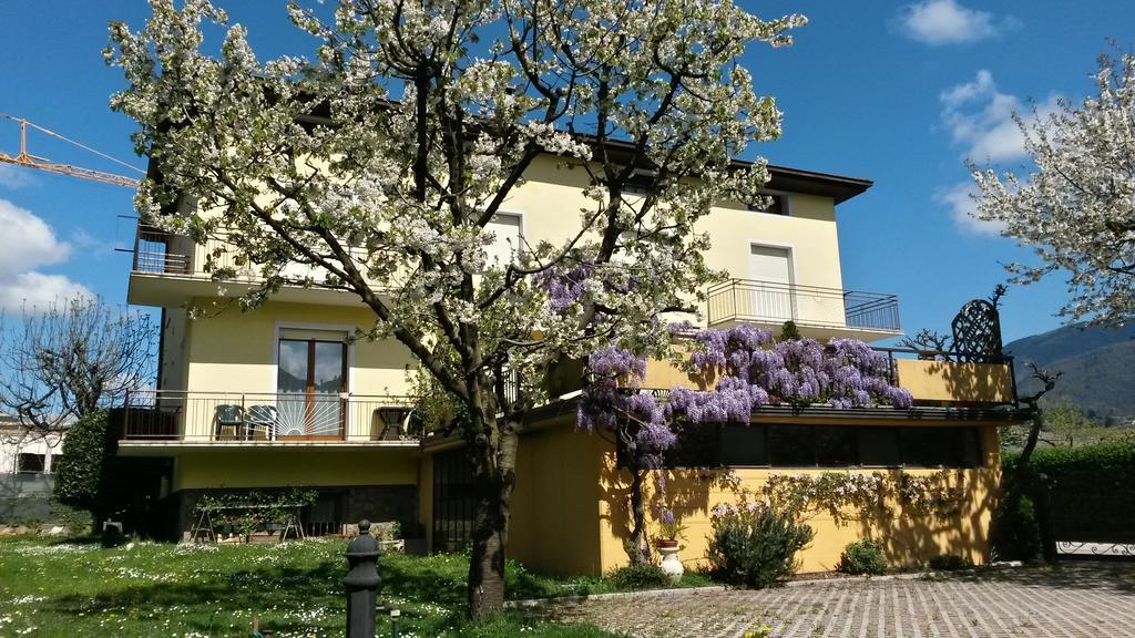 Апартаменти Casa Ferrari Monica Кальчераніка-аль-Лаґо Екстер'єр фото